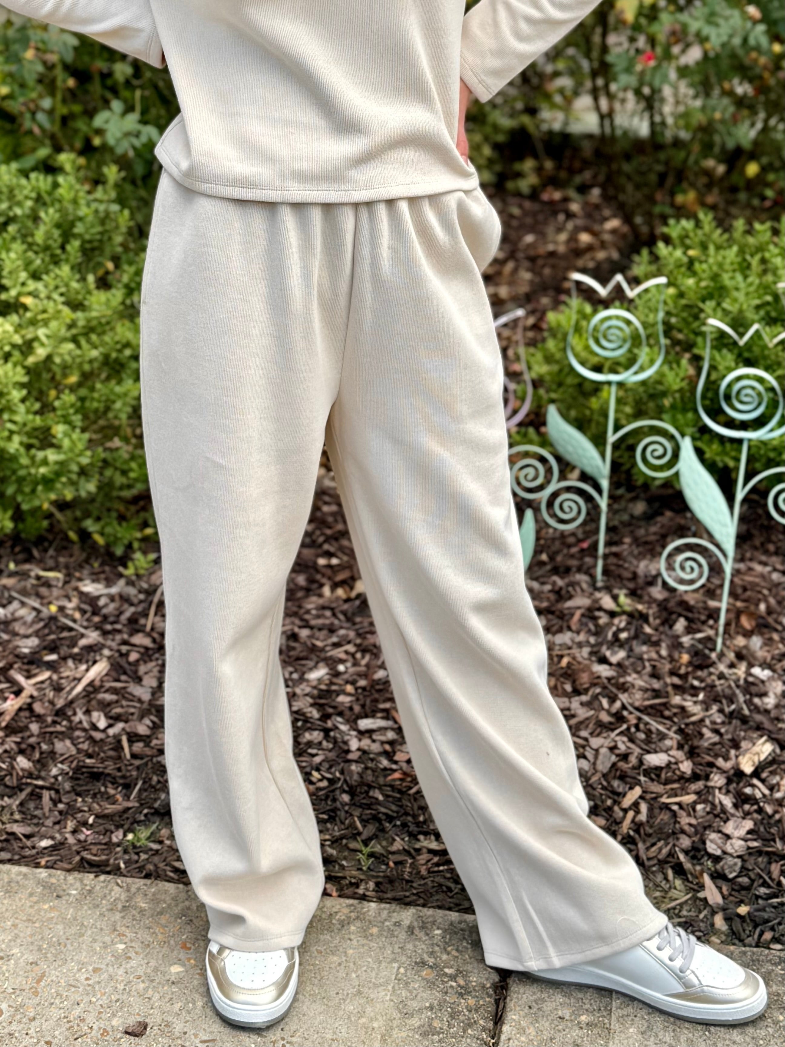 Relaxed Stay Wide Leg Pants