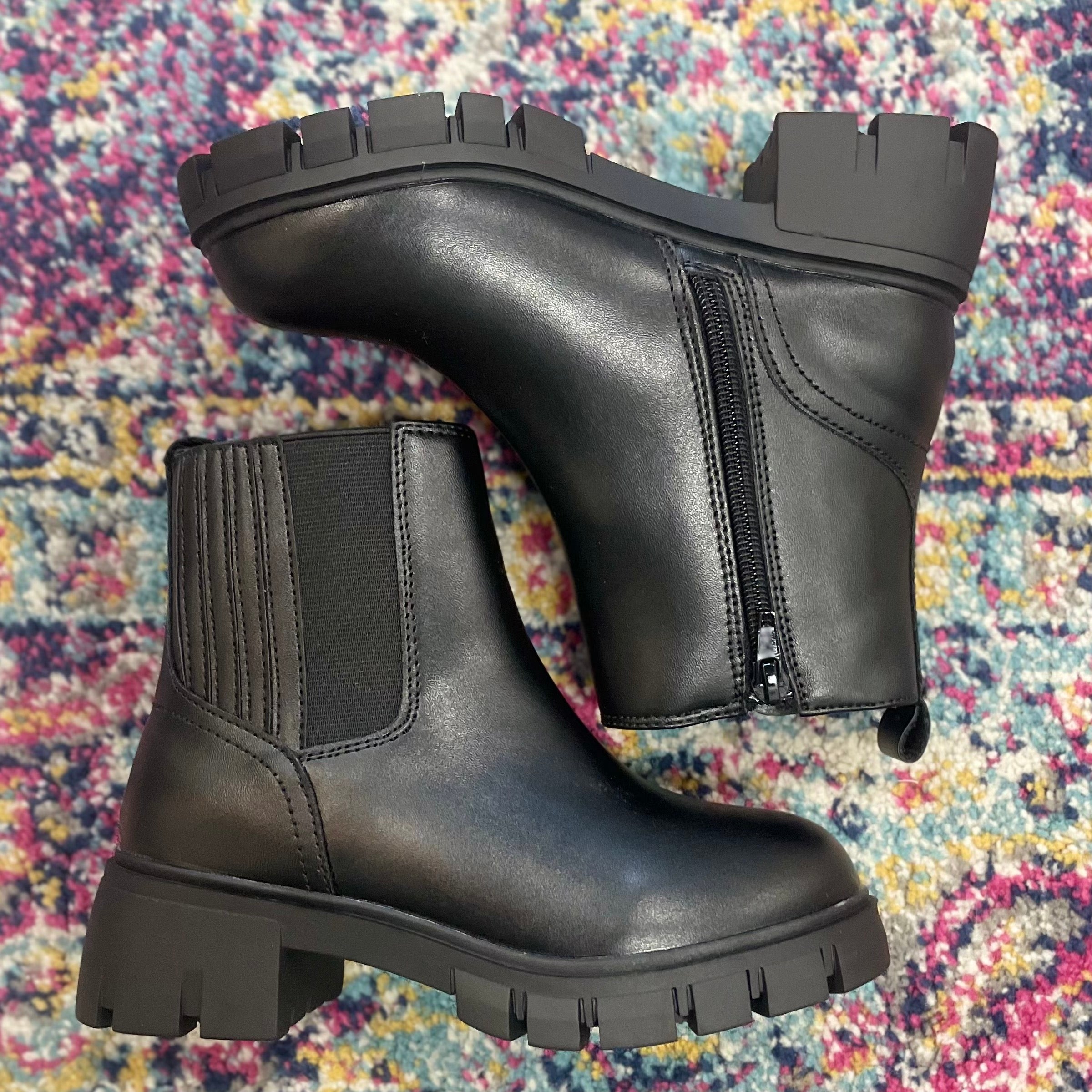 Virginia Black Boot