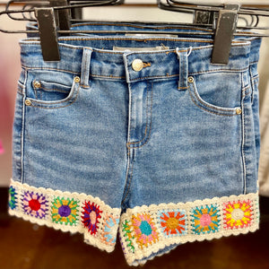 Tractr Brittany Crochet Hem Shorts